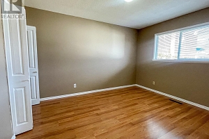 958 Stockwell Avenue - Photo 13