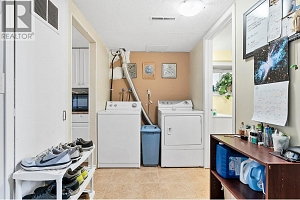 958 Stockwell Avenue - Photo 20