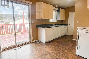 958 Stockwell Avenue - Photo 9
