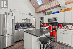 3408 33rd Avenue - Photo 4