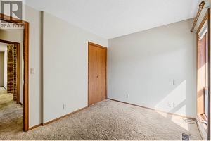 4977 Elliott Avenue - Photo 35