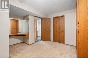 4977 Elliott Avenue - Photo 47