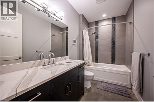 11537 Okanagan Centre Road W - Photo 19