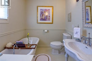6207 Whinton Crescent - Photo 15
