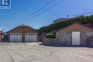 6207 Whinton Crescent - Photo 34