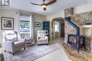 6207 Whinton Crescent - Photo 6
