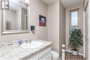 2143 Shuswap Avenue - Photo 11