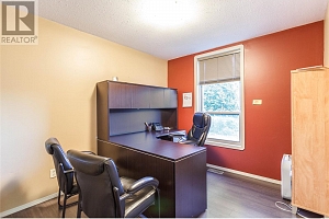 2143 Shuswap Avenue - Photo 13
