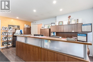 2143 Shuswap Avenue - Photo 4