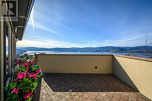 354 Quilchena Drive - Photo 32