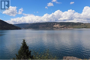 5649 Cosens Bay Road Unit# 8 - Photo 20