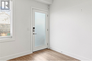 721 Cadder Avenue - Photo 2