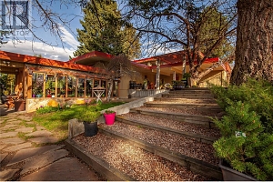 239 Stepping Stones Crescent - Photo 2