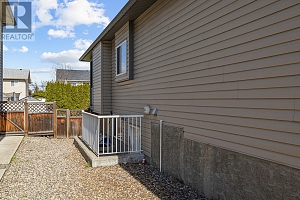 340 Hillaby Avenue - Photo 4