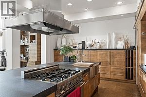 976 Manhattan Drive - Photo 9