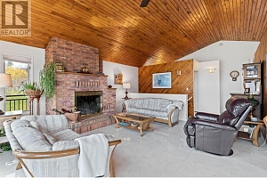 9983 Okanagan Centre Road W - Photo 18