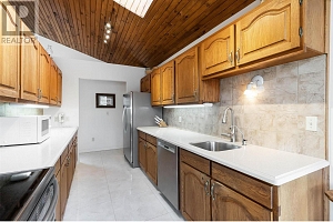 9983 Okanagan Centre Road W - Photo 22