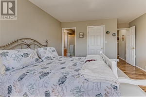 855 8 Avenue - Photo 18