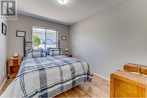 855 8 Avenue - Photo 20