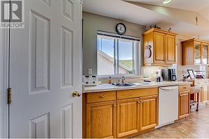 855 8 Avenue - Photo 9