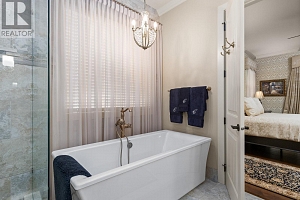 6166 Seymoure Avenue - Photo 36