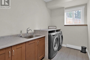 7255 Dunwaters Road - Photo 39