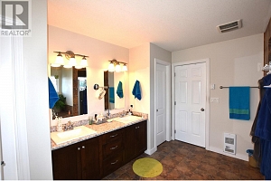 672 Cougar Street - Photo 33
