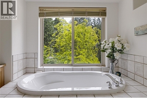 4163 Mahonia Drive S - Photo 36