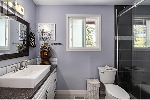 2172 Michelle Crescent - Photo 12
