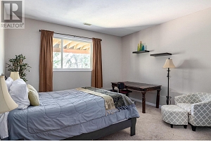 2172 Michelle Crescent - Photo 13