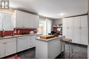 2172 Michelle Crescent - Photo 8