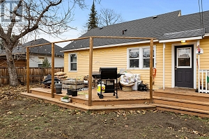 541 Okanagan Boulevard - Photo 18