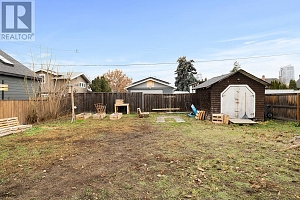 541 Okanagan Boulevard - Photo 19