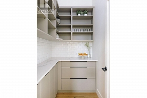 1050 Emslie Street - Photo 8