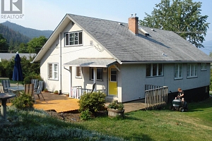 8724, 8730, 8734 Okanagan Landing Road - Photo 31