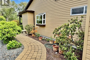 4147 4th Street - Photo 4