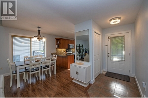 1927 Skyview Crescent - Photo 13