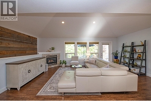 1927 Skyview Crescent - Photo 16