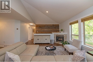 1927 Skyview Crescent - Photo 18