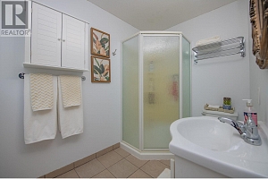 1927 Skyview Crescent - Photo 20