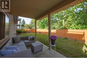 1927 Skyview Crescent - Photo 3