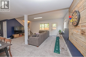 1927 Skyview Crescent - Photo 32