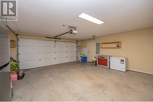 1927 Skyview Crescent - Photo 38