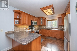 1927 Skyview Crescent - Photo 6