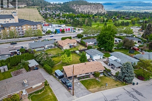 715 Glenburn Street - Photo 3