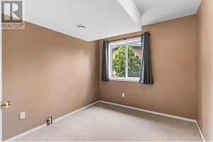 305 Snowsell Street N - Photo 19