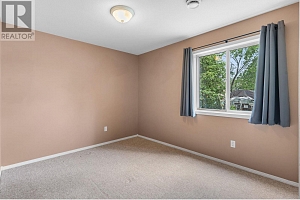 305 Snowsell Street N - Photo 21