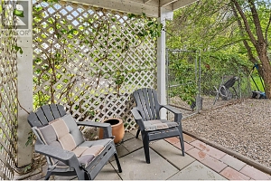 305 Snowsell Street N - Photo 27