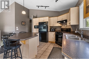 305 Snowsell Street N - Photo 6