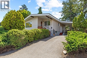 1745 Haug Avenue - Photo 3